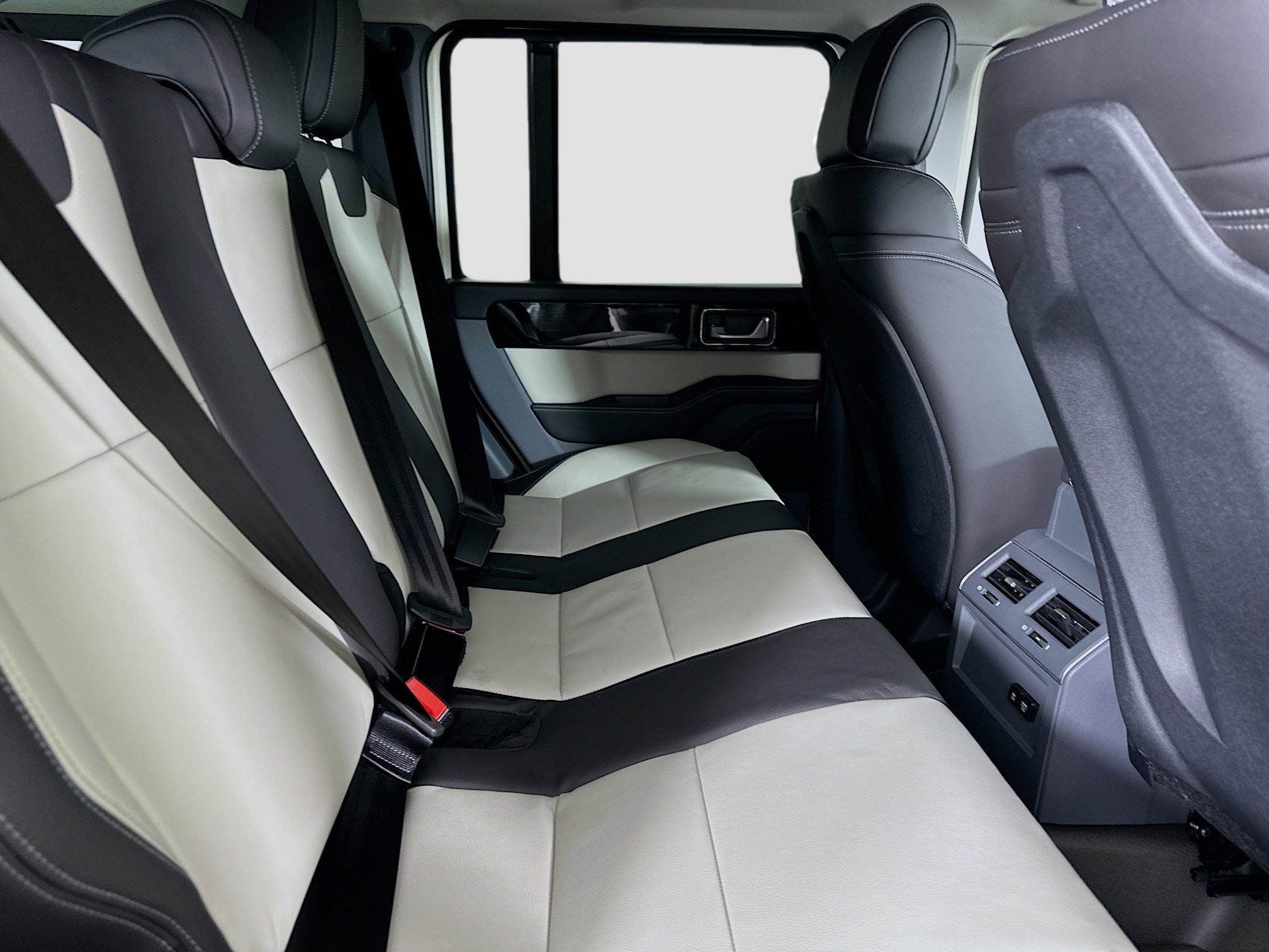 New 2025 INEOS Grenadier Fieldmaster Edition image 45