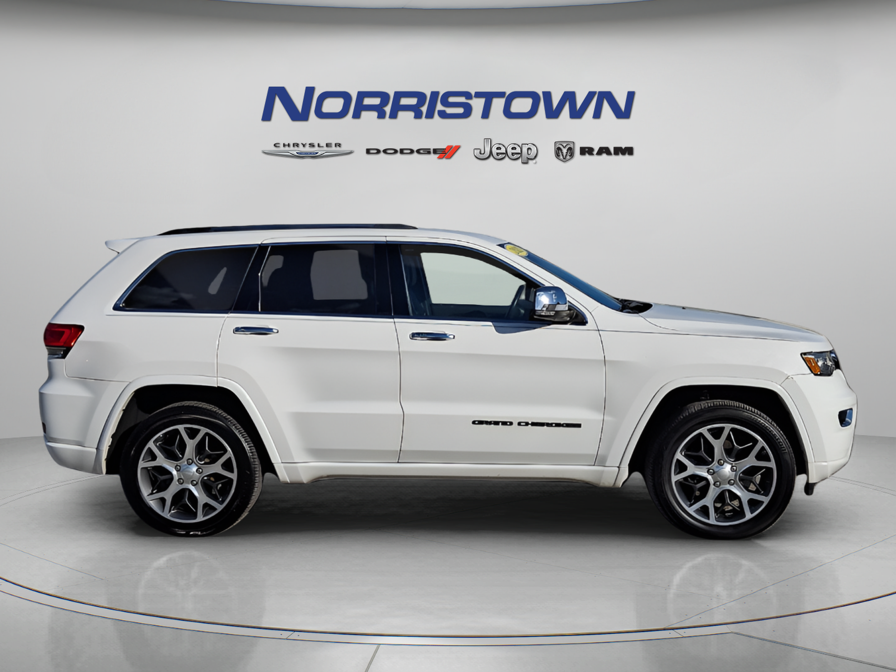 Certified 2021 Jeep Grand Cherokee Overland AWD/4WD image 7