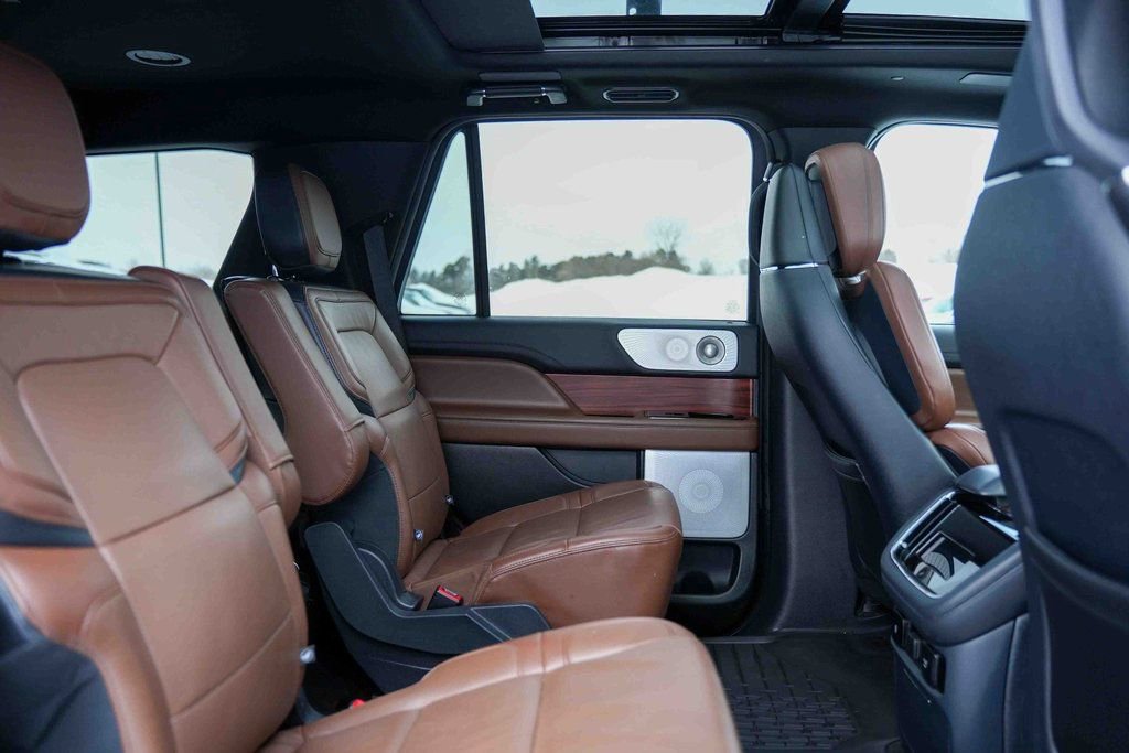 Used 2024 Lincoln Navigator Reserve image 28