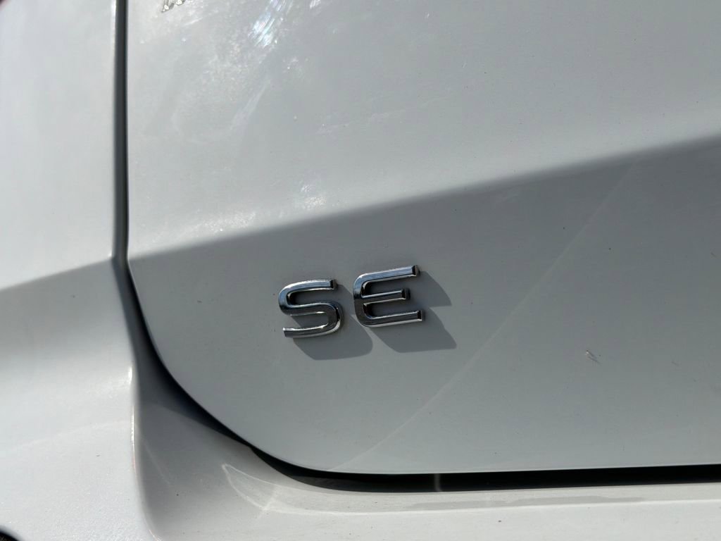 Used 2024 Volkswagen Taos SE w/ MDO Package image 15
