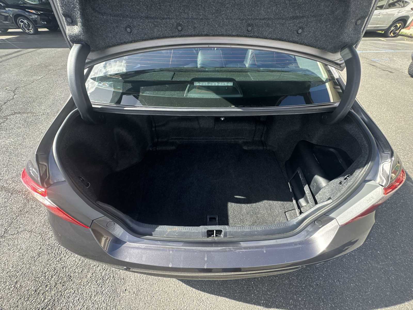 Used 2015 Toyota Camry SE image 23