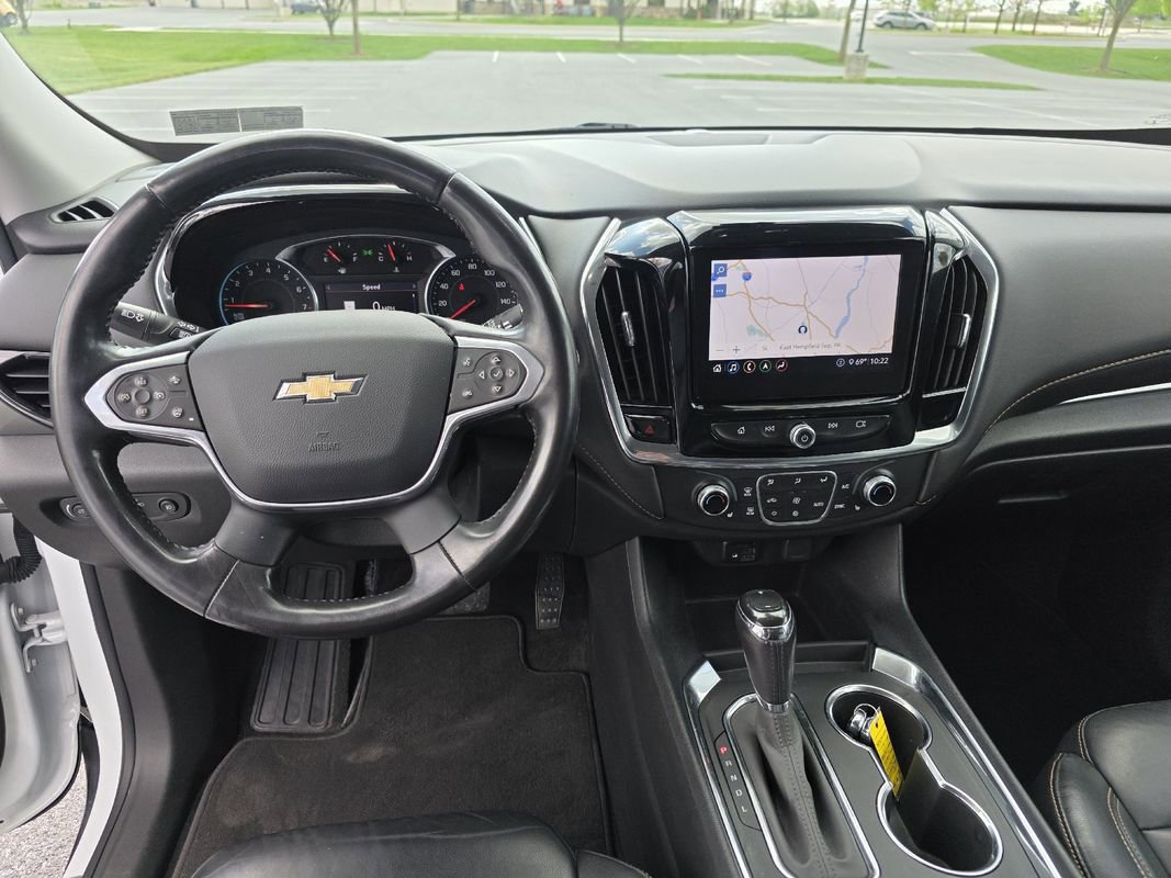 Used 2020 Chevrolet Traverse LT w/ LT Premium Package FWD image 23