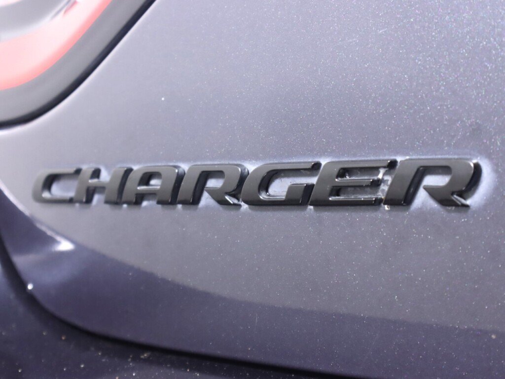 Used 2017 Dodge Charger SE w/ Blacktop Package RWD image 31