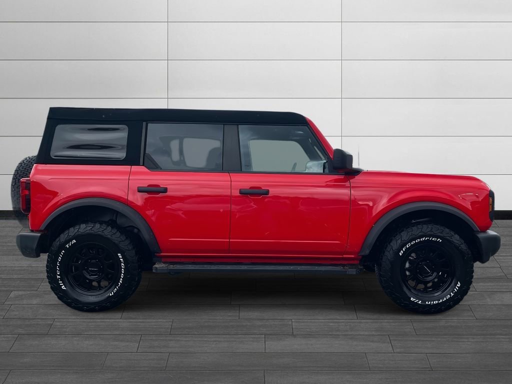 Used 2023 Ford Bronco 4-Door AWD/4WD image 2