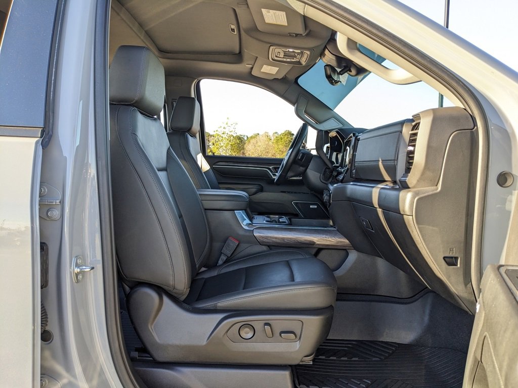 Used 2024 Chevrolet Silverado 2500 LTZ w/ LTZ Plus Package image 54