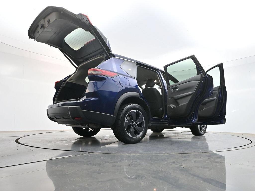 Used 2024 Nissan Rogue SV FWD image 46
