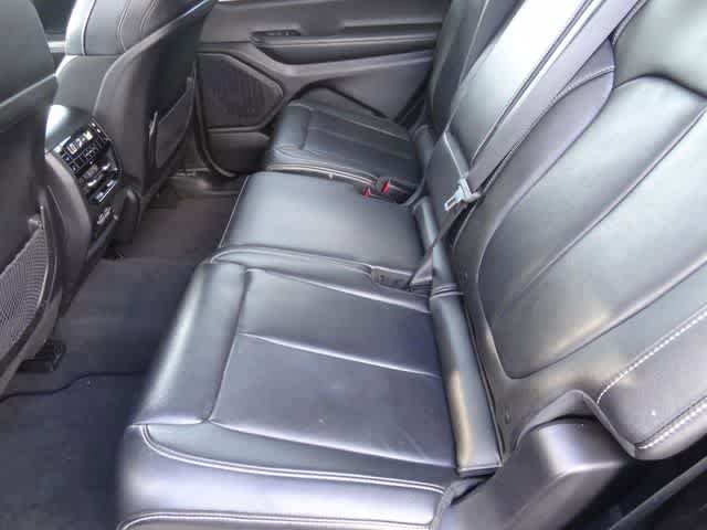Used 2023 Jeep Grand Cherokee L Limited AWD/4WD image 8