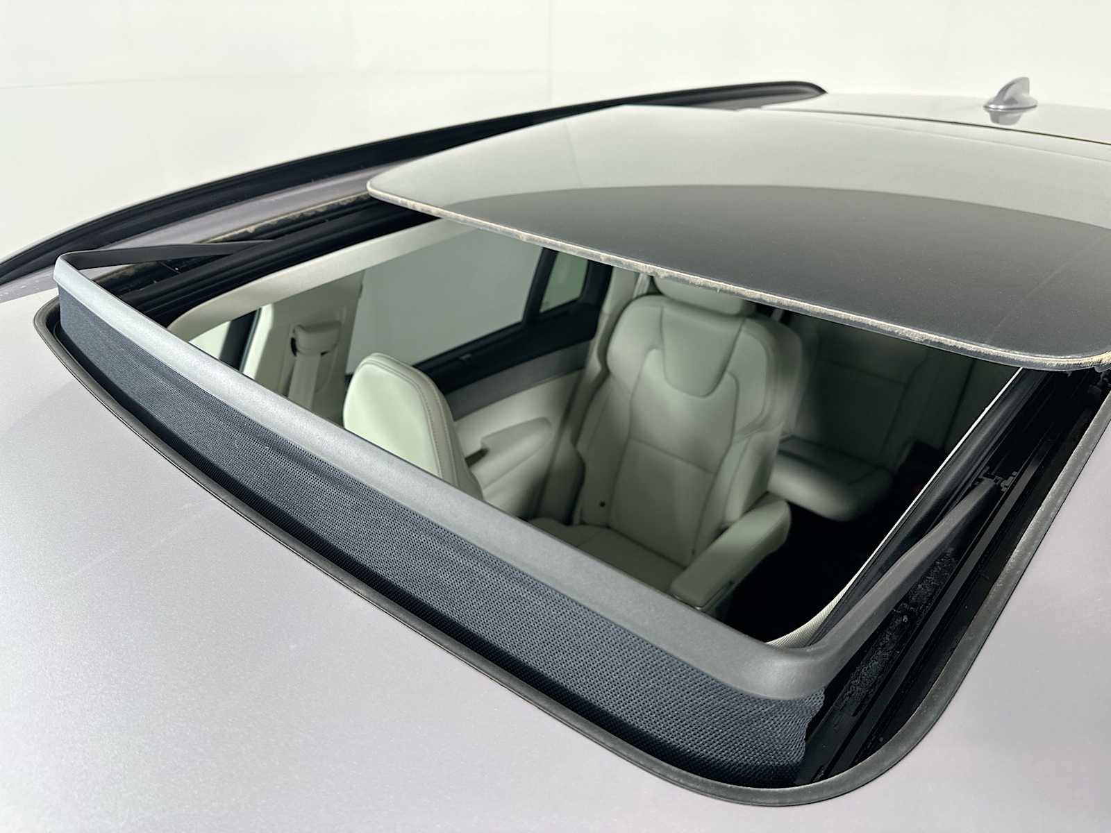 New 2026 Volvo XC90 T8 Ultra w/ Protection Package image 20