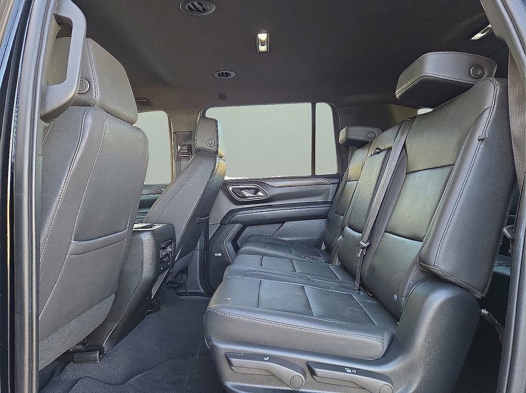 Used 2023 Chevrolet Suburban LT image 16