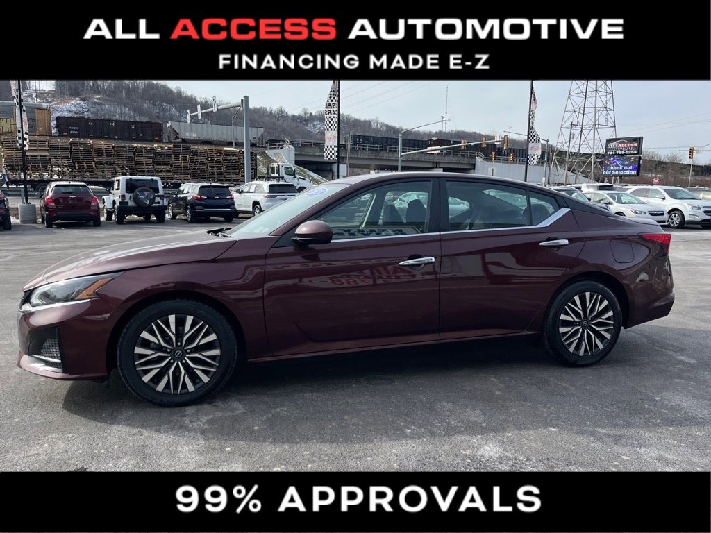 Used 2023 Nissan Altima 2.5 SV image 3