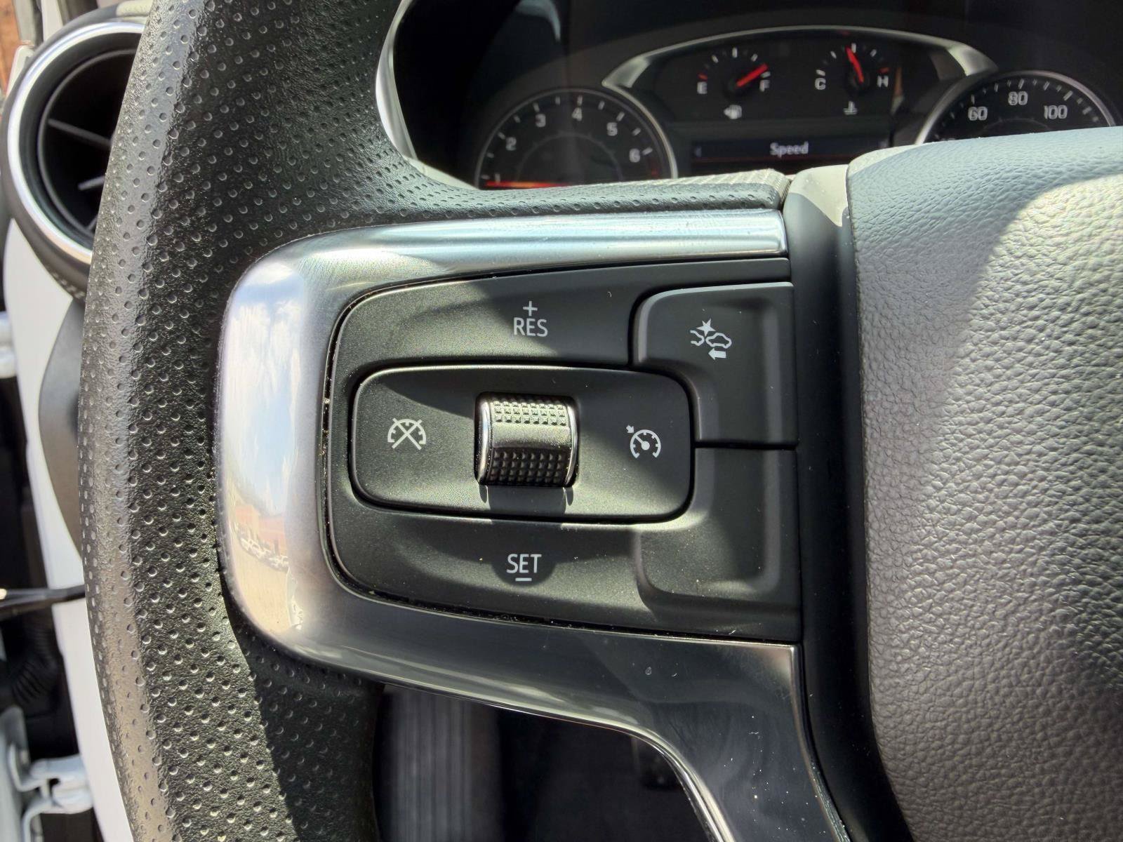 Used 2025 Chevrolet Blazer LT FWD image 8