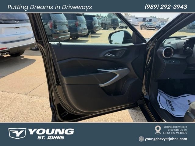 Certified 2024 Chevrolet Trax RS w/ Sunroof Package FWD image 30