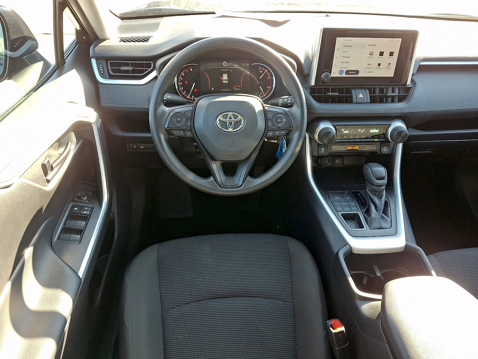 Used 2025 Toyota RAV4 LE AWD/4WD image 10