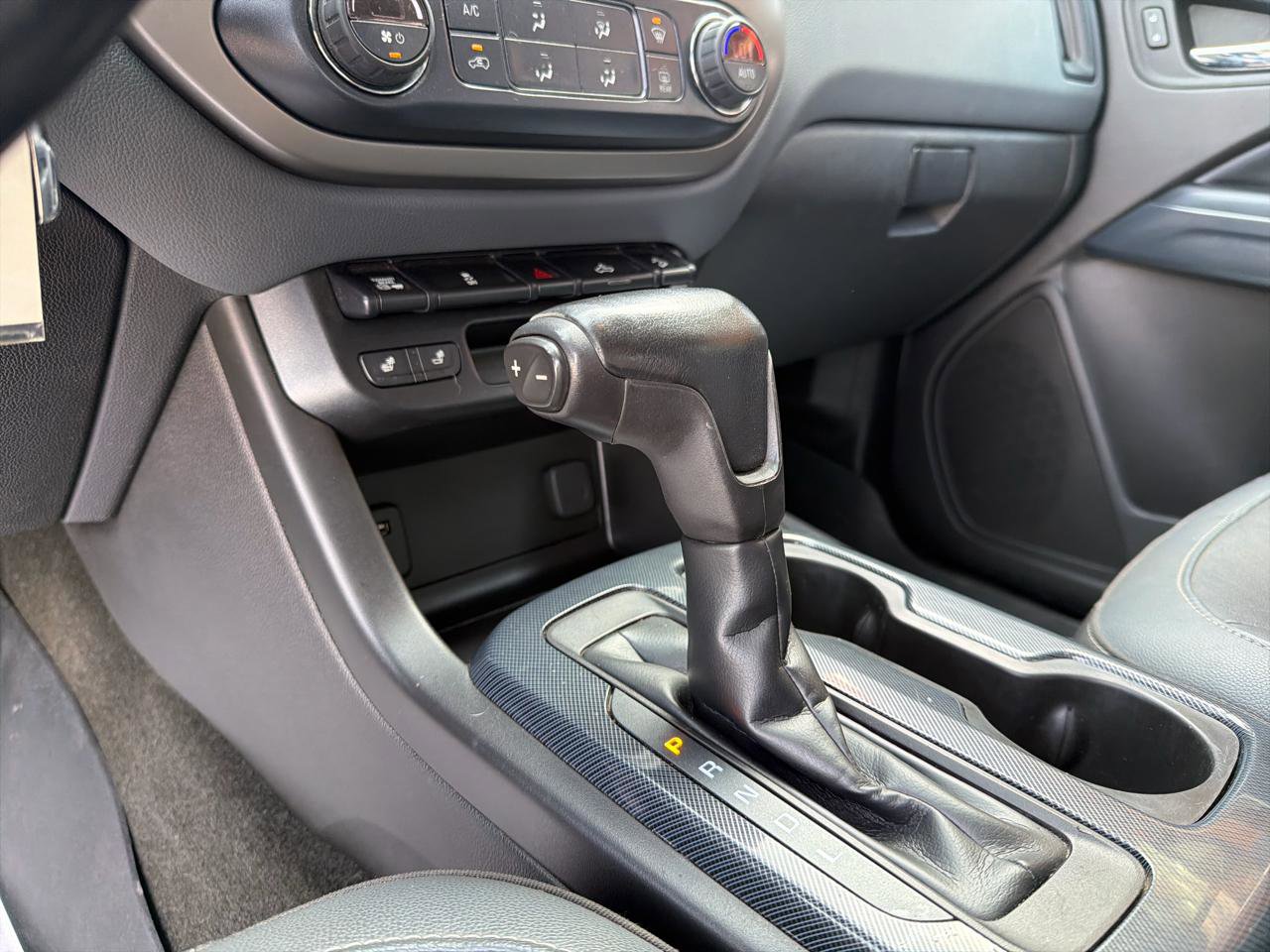 Used 2018 Chevrolet Colorado Z71 AWD/4WD image 12