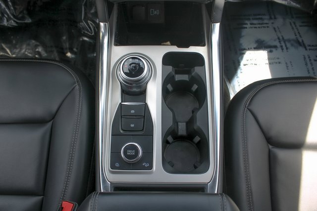 Used 2022 Ford Explorer XLT w/ Equipment Group 202A image 18