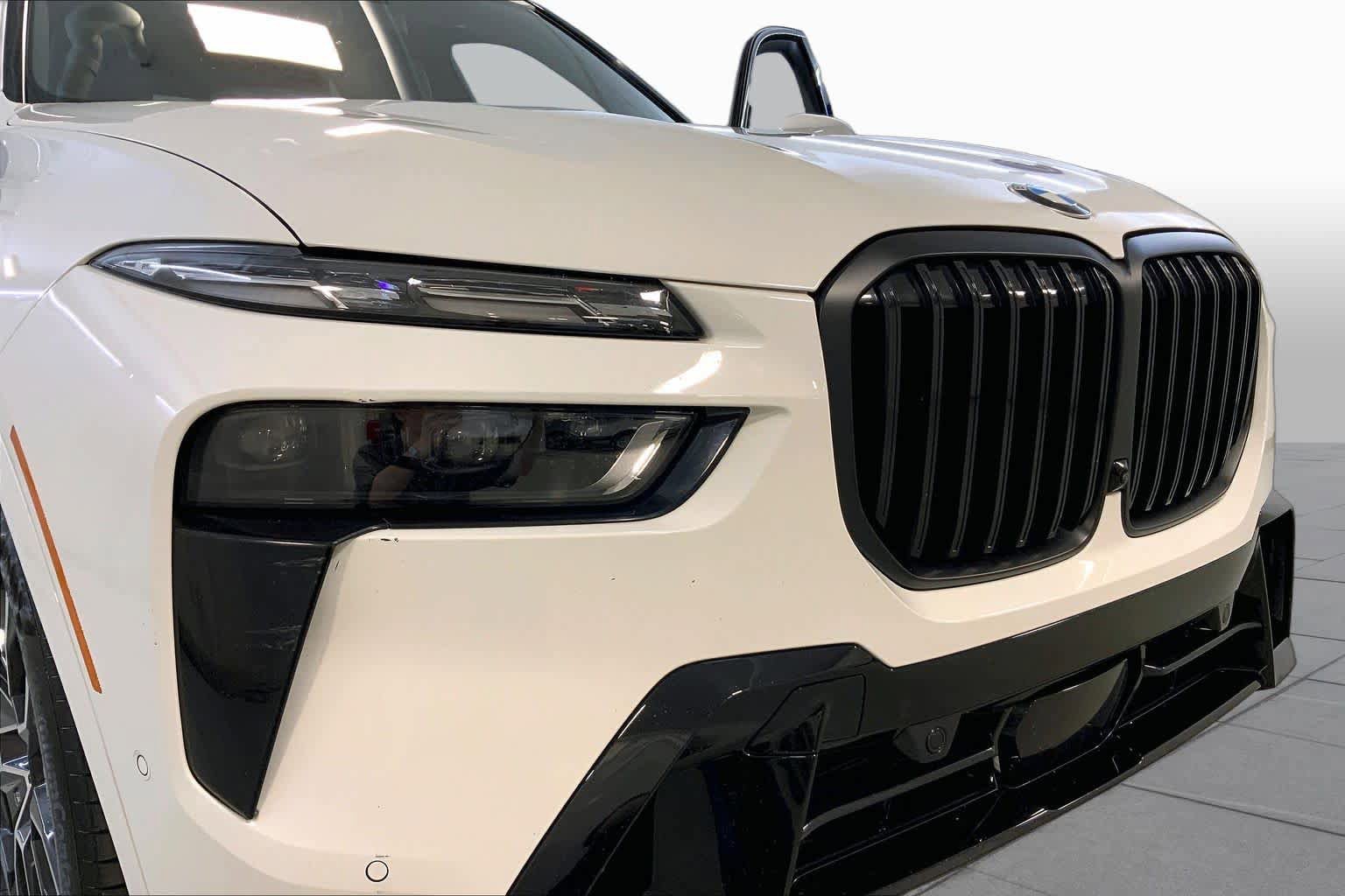 Certified 2024 BMW X7 xDrive40i w/ Executive Package AWD/4WD image 32