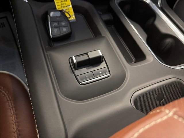 Used 2024 GMC Sierra 3500 Denali Ultimate image 33