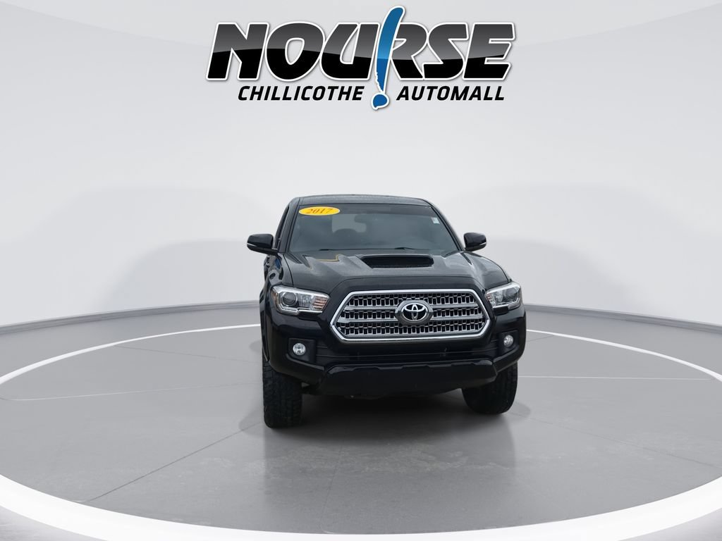 Used 2017 Toyota Tacoma TRD Sport w/ Tow Package (A/T) AWD/4WD image 3