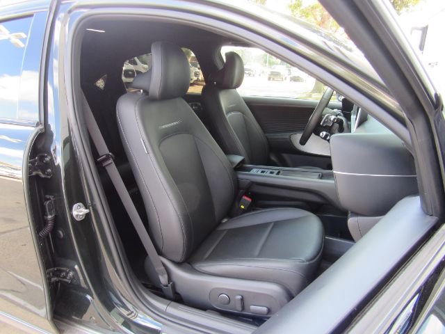 Used 2023 Hyundai Ioniq 6 Limited image 23