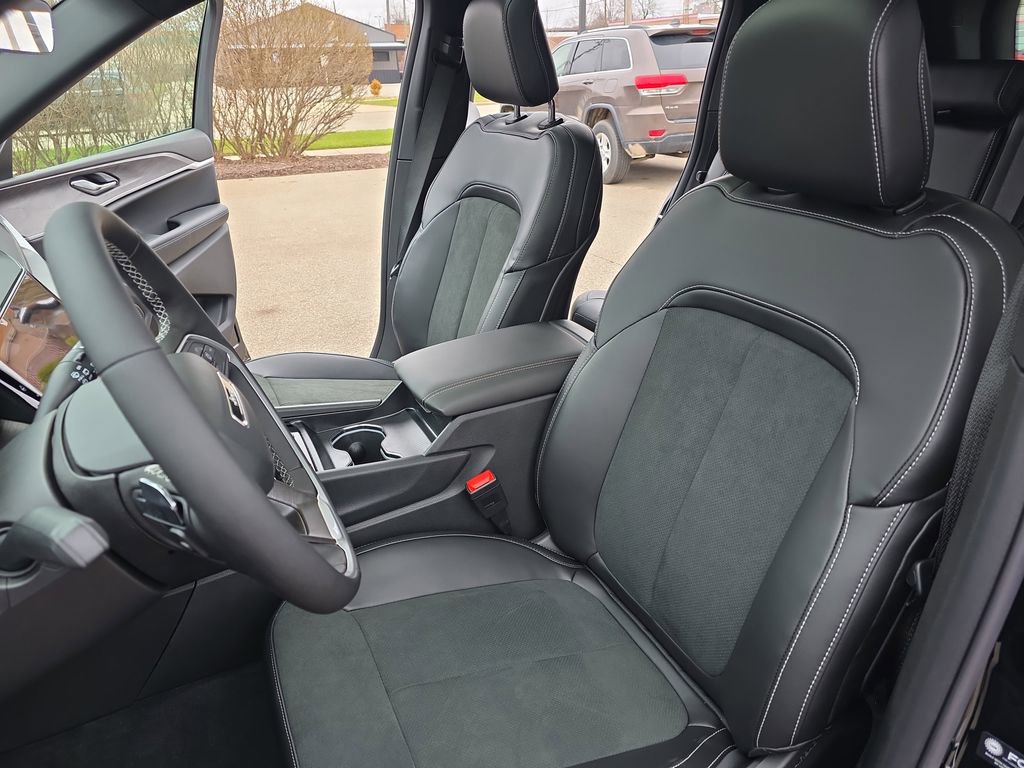 New 2026 Jeep Grand Cherokee Altitude AWD/4WD image 15