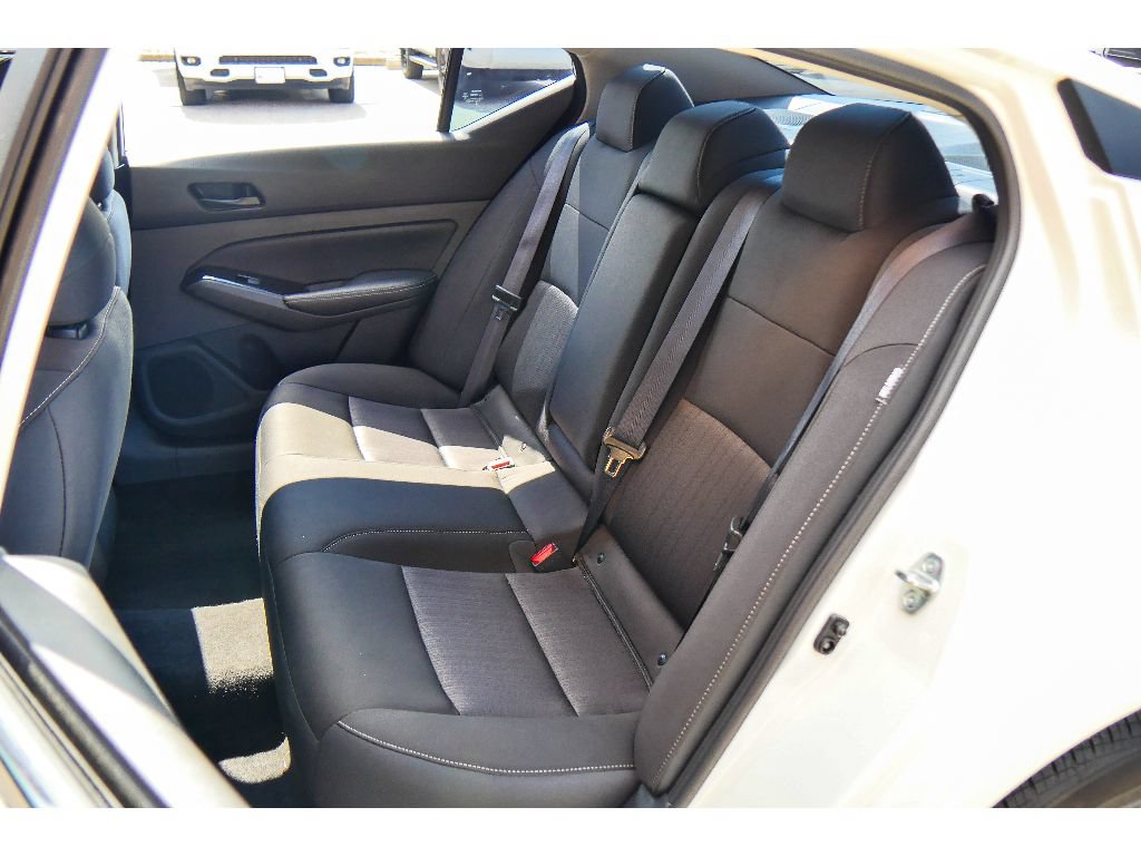 Used 2023 Nissan Altima 2.5 SV w/ SV Premium Package AWD/4WD image 19