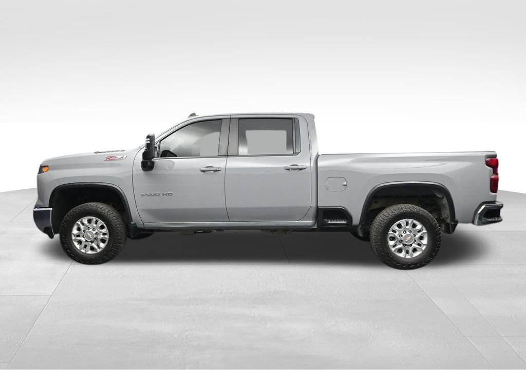 Used 2024 Chevrolet Silverado 3500 LT w/ Safety Package AWD/4WD image 2