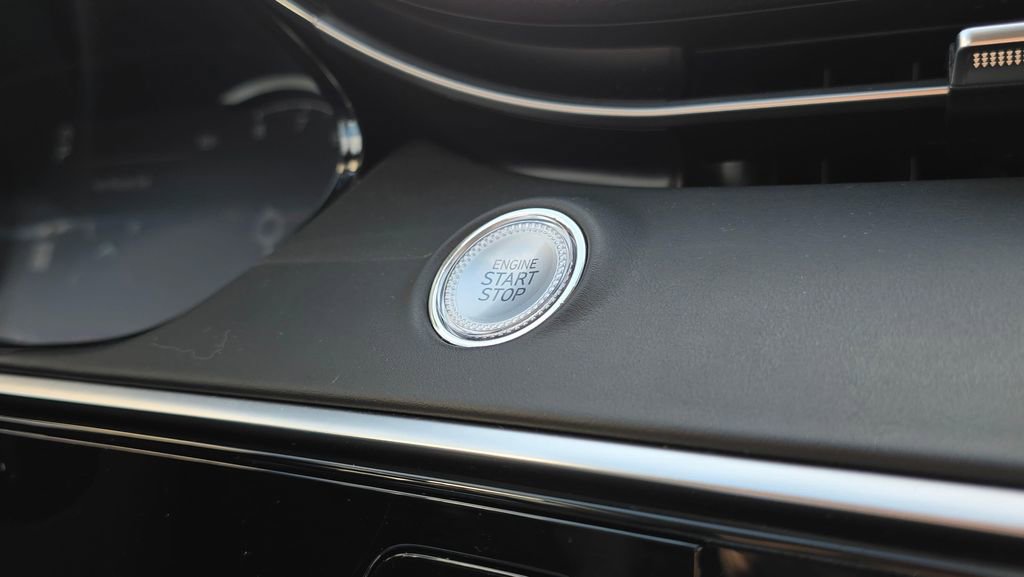 Used 2025 Genesis GV70 2.5T image 34