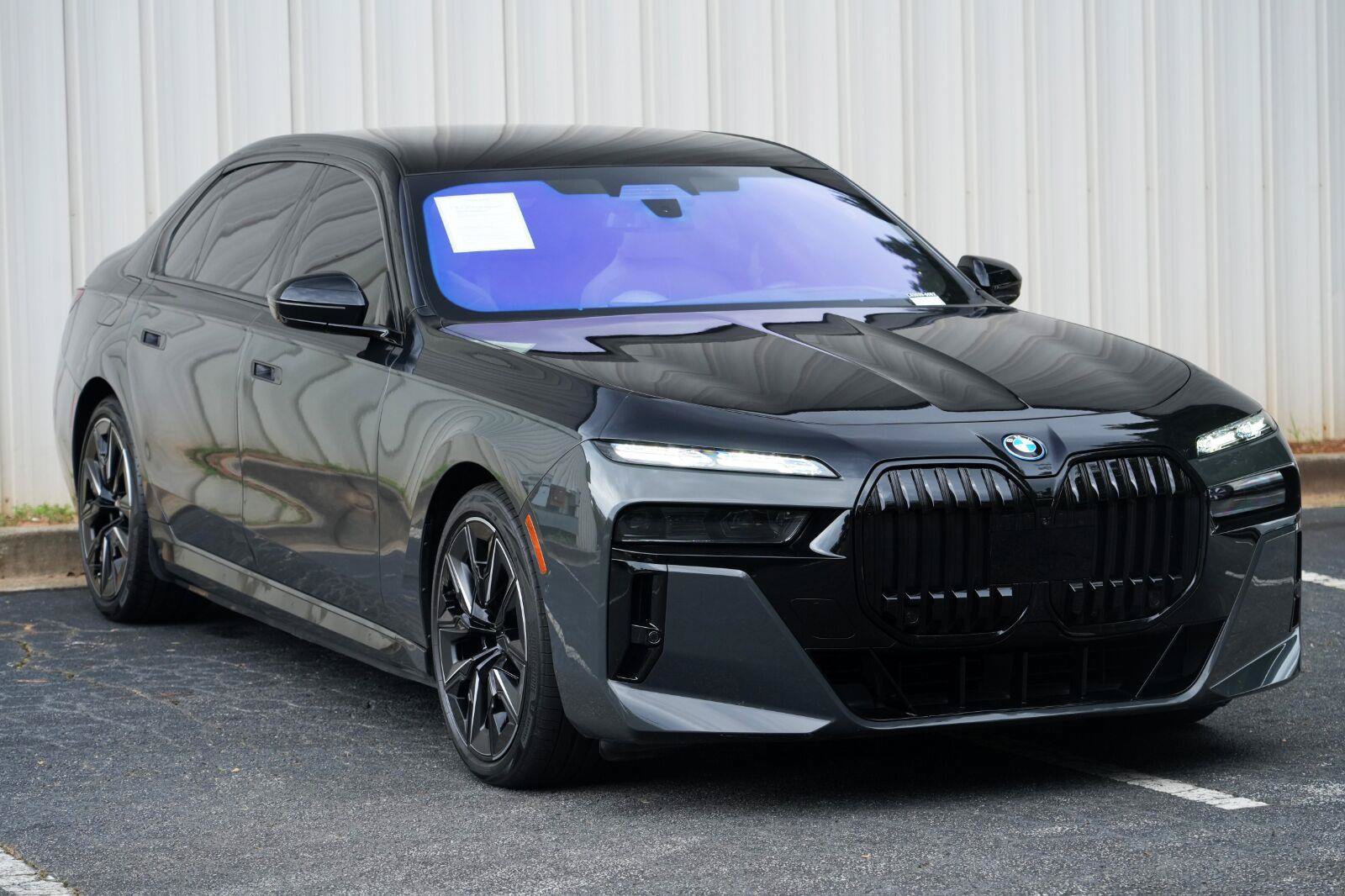 Used 2023 BMW i7 xDrive60 w/ Executive Package 2 AWD/4WD image 66