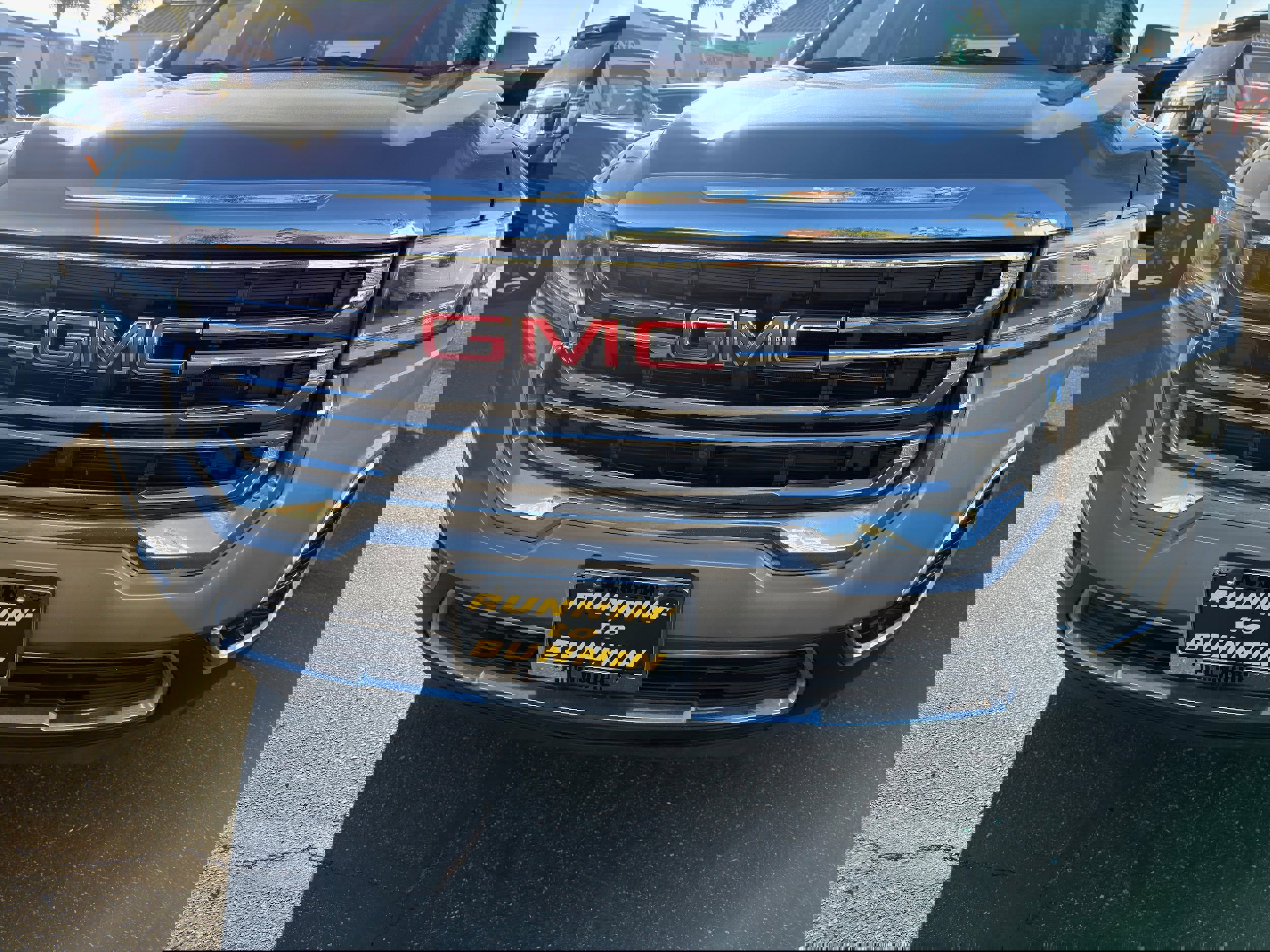 Used 2023 GMC Acadia SLT image 44