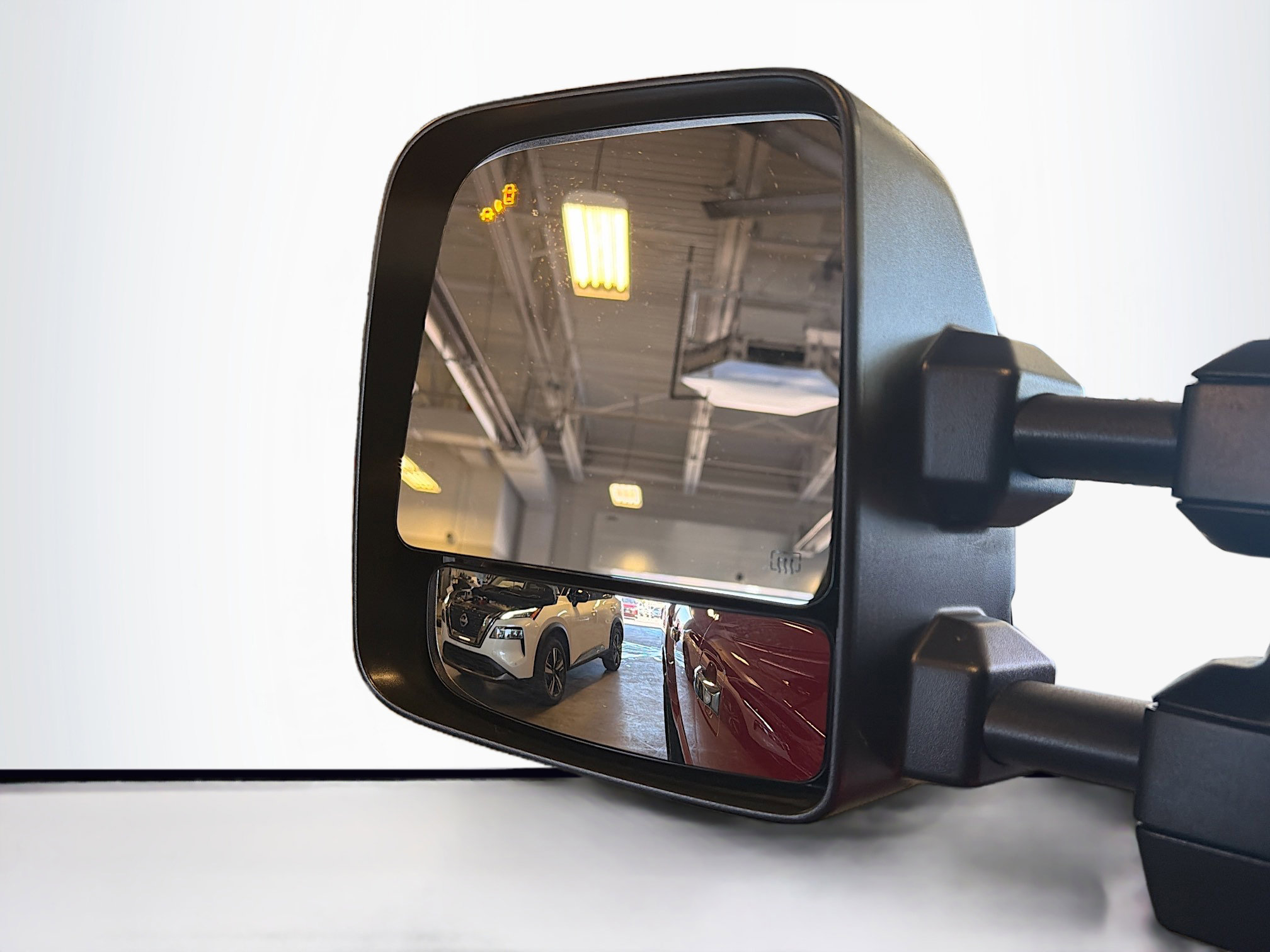 Used 2021 Nissan Titan SV w/ SV Convenience Package image 16