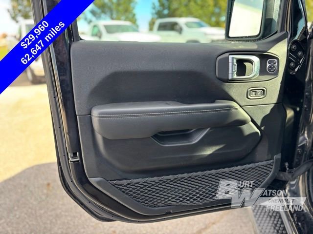 Used 2022 Jeep Wrangler Unlimited Sahara w/ Cold Weather Group image 11