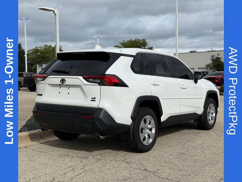 Used 2023 Toyota RAV4 LE AWD/4WD image 3