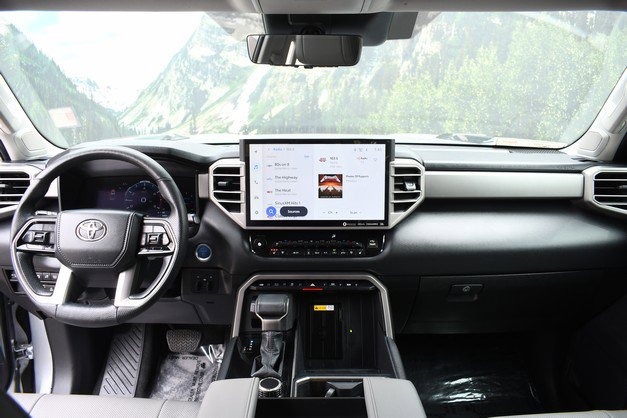 Used 2022 Toyota Tundra Limited AWD/4WD image 18