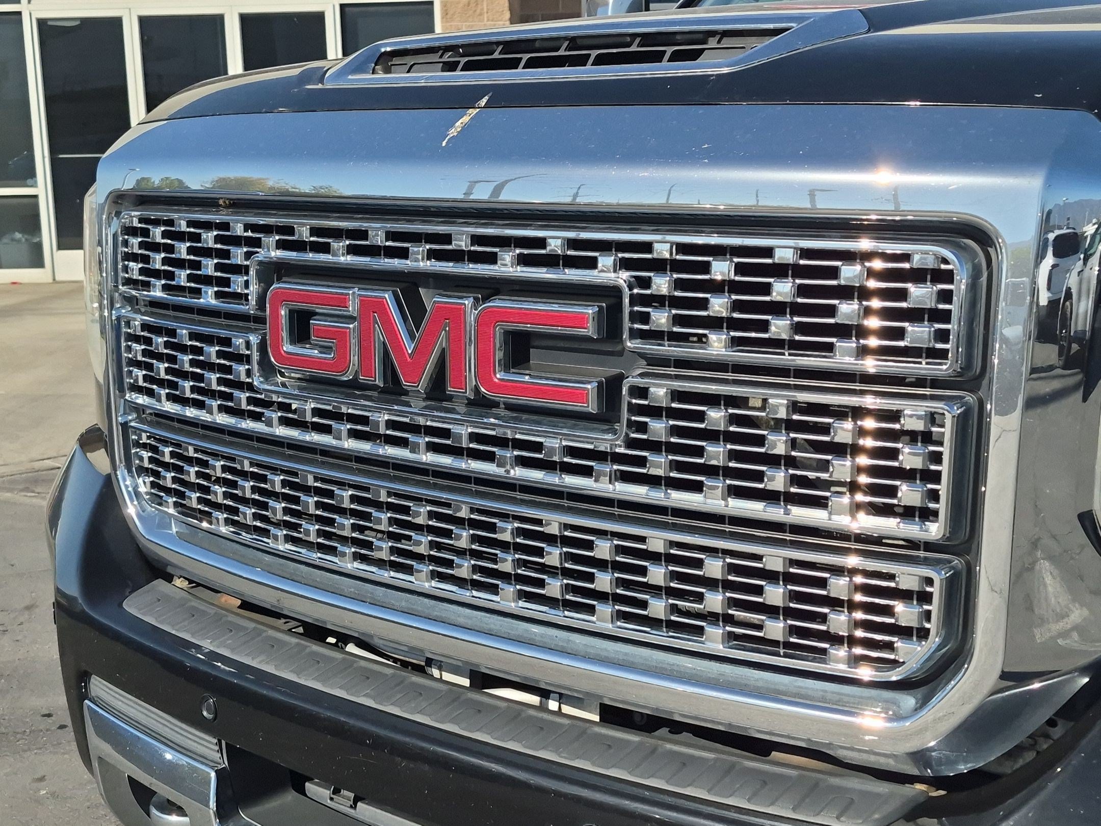 Used 2018 GMC Sierra 3500 Denali w/ Duramax Plus Package AWD/4WD image 9
