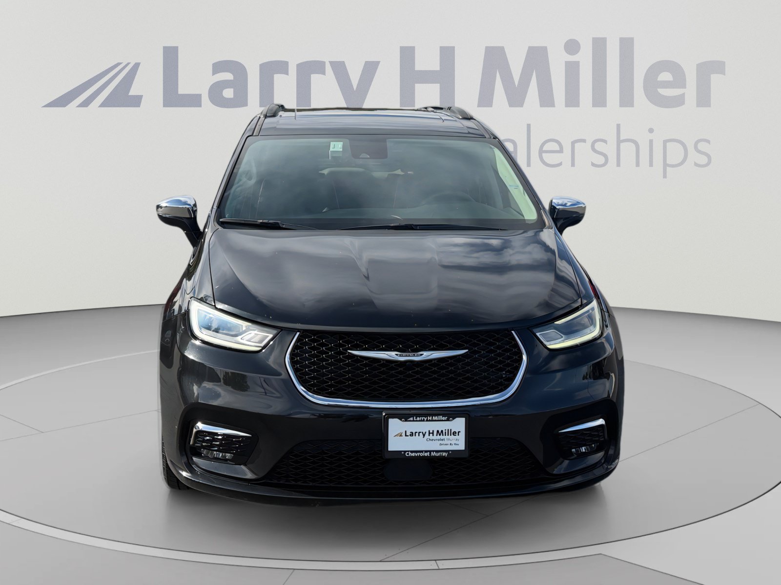 Used 2023 Chrysler Pacifica Limited FWD image 8