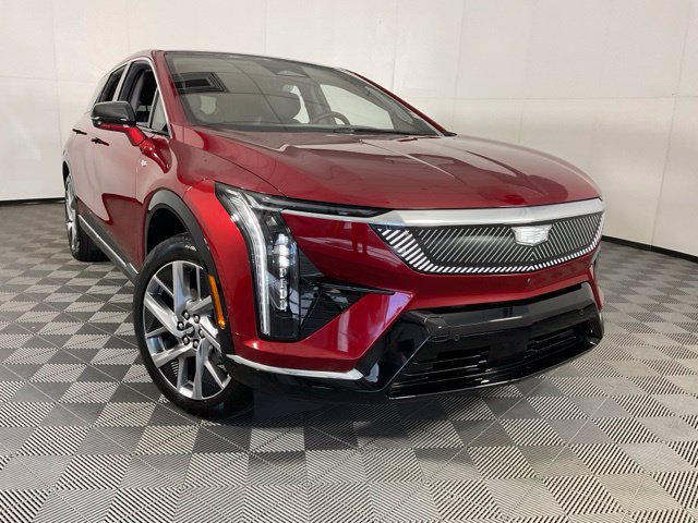 Certified 2026 Cadillac Optiq Luxury 1 w/ LPO, Floor Liner Package RWD image 8