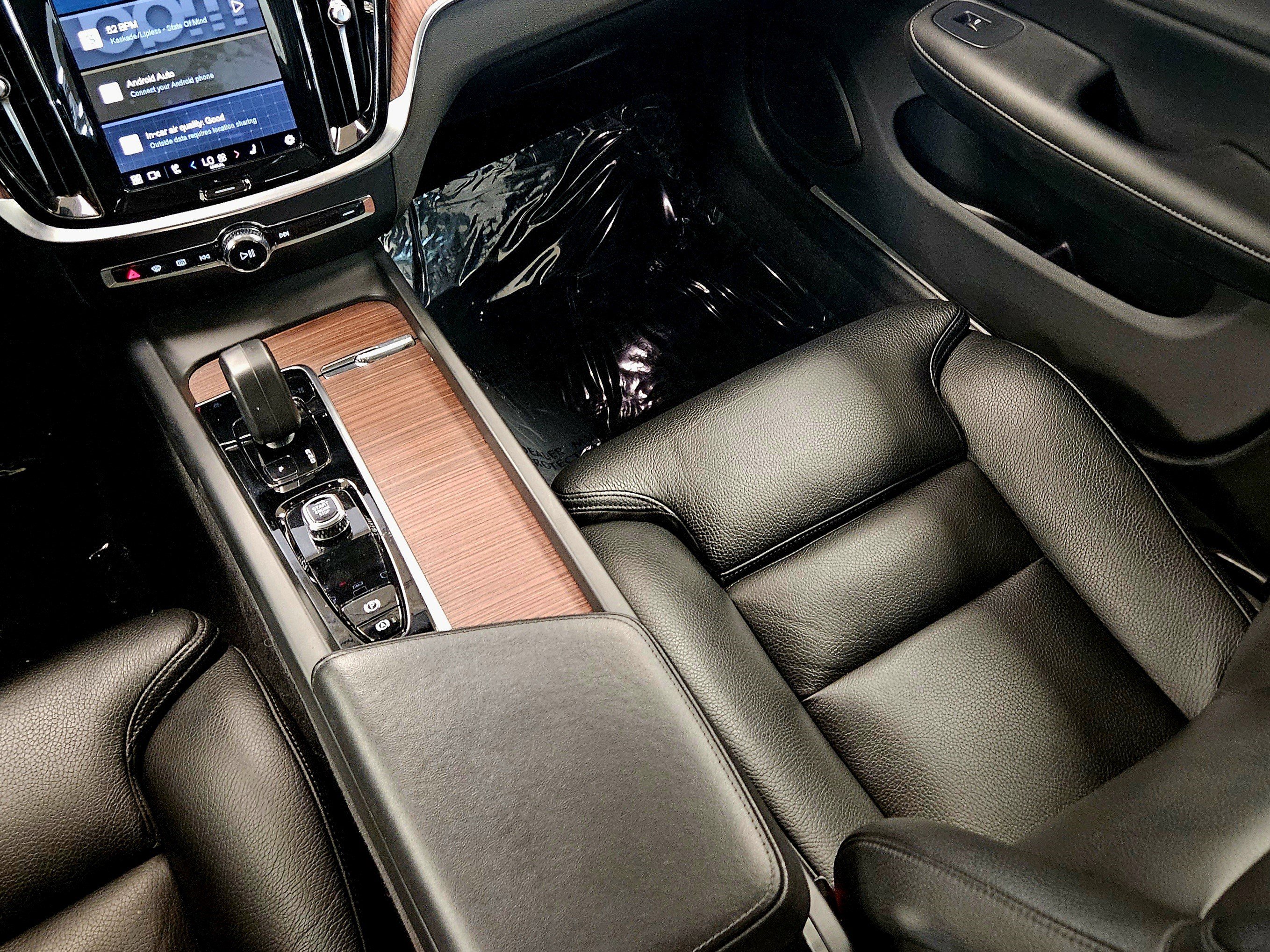 Used 2024 Volvo S60 B5 Ultimate image 16