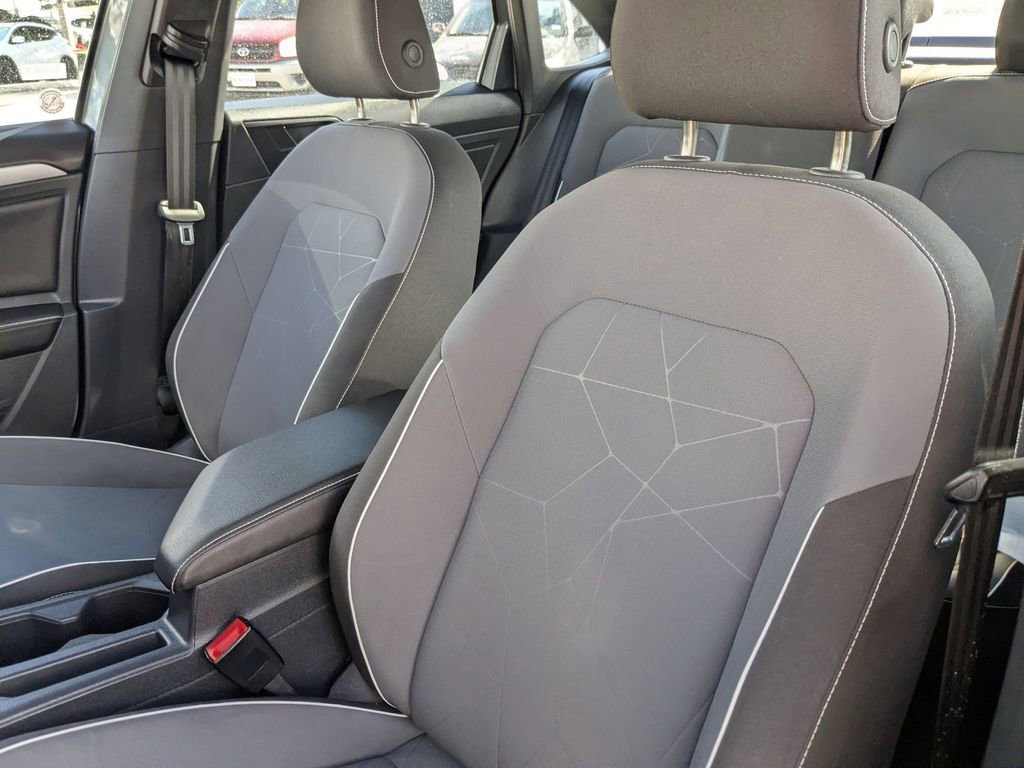 Used 2025 Volkswagen Jetta Sport image 16