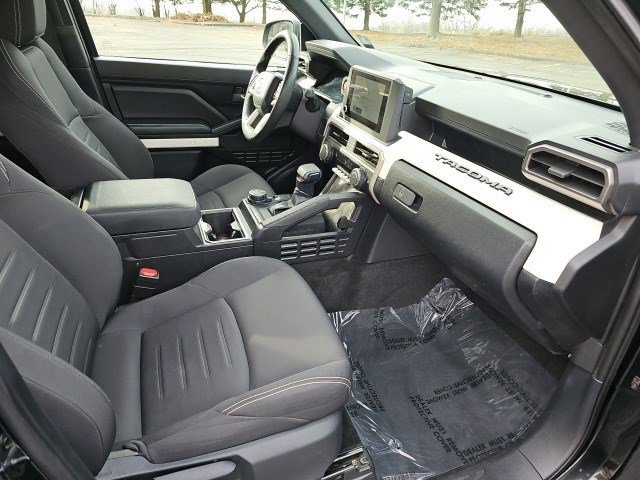 Used 2024 Toyota Tacoma TRD Off-Road image 11