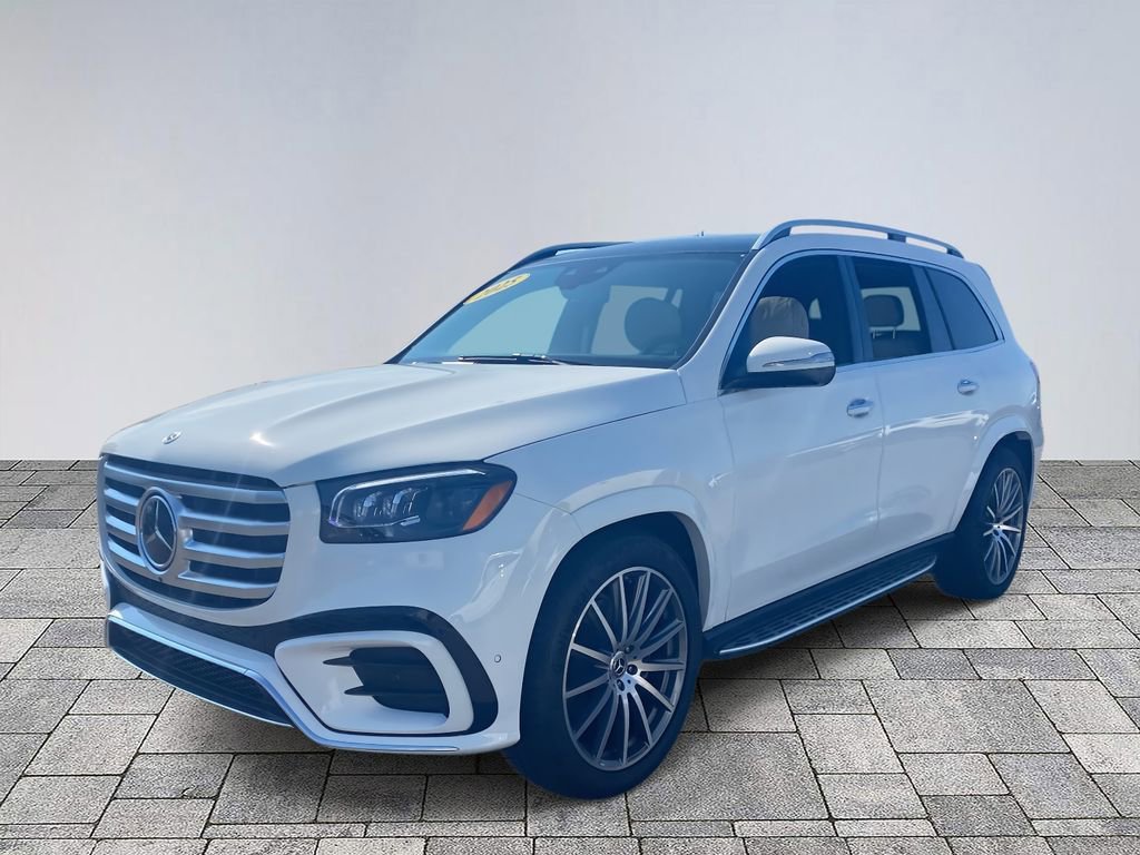 Used 2025 Mercedes-Benz GLS 580 4MATIC image 3
