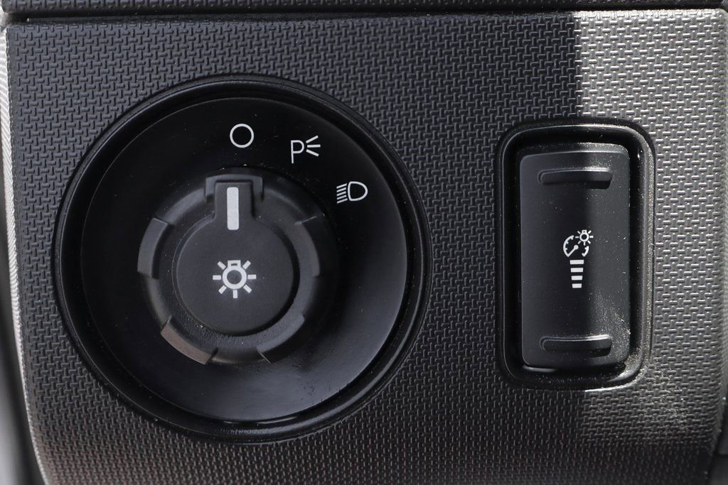 Used 2016 Ford F550 2WD Regular Cab Super Duty image 17