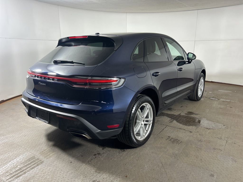 Certified 2022 Porsche Macan image 7