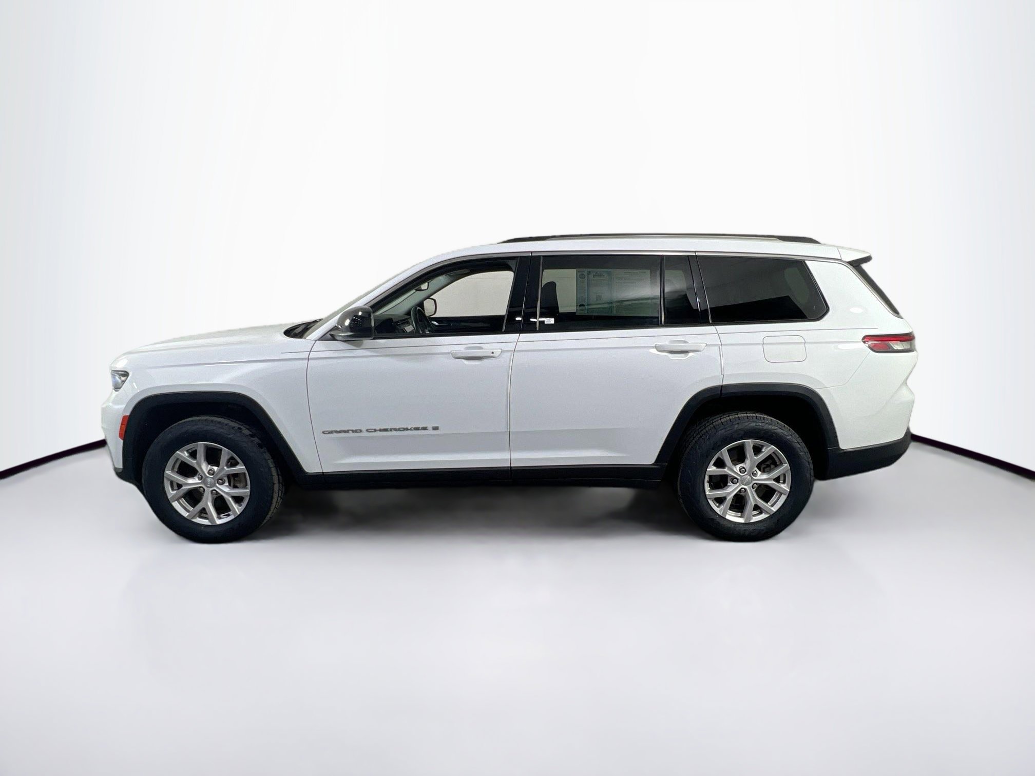 Used 2021 Jeep Grand Cherokee L Laredo w/ Luxury Tech Group I image 8