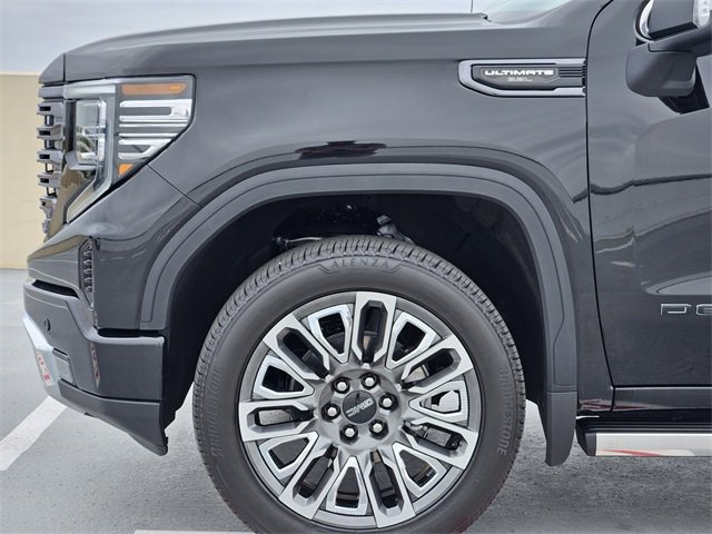 Used 2025 GMC Sierra 1500 Denali Ultimate image 9