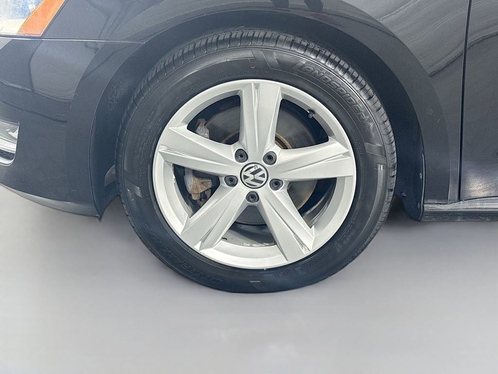 Used 2015 Volkswagen Passat 1.8T Limited Edition FWD image 31