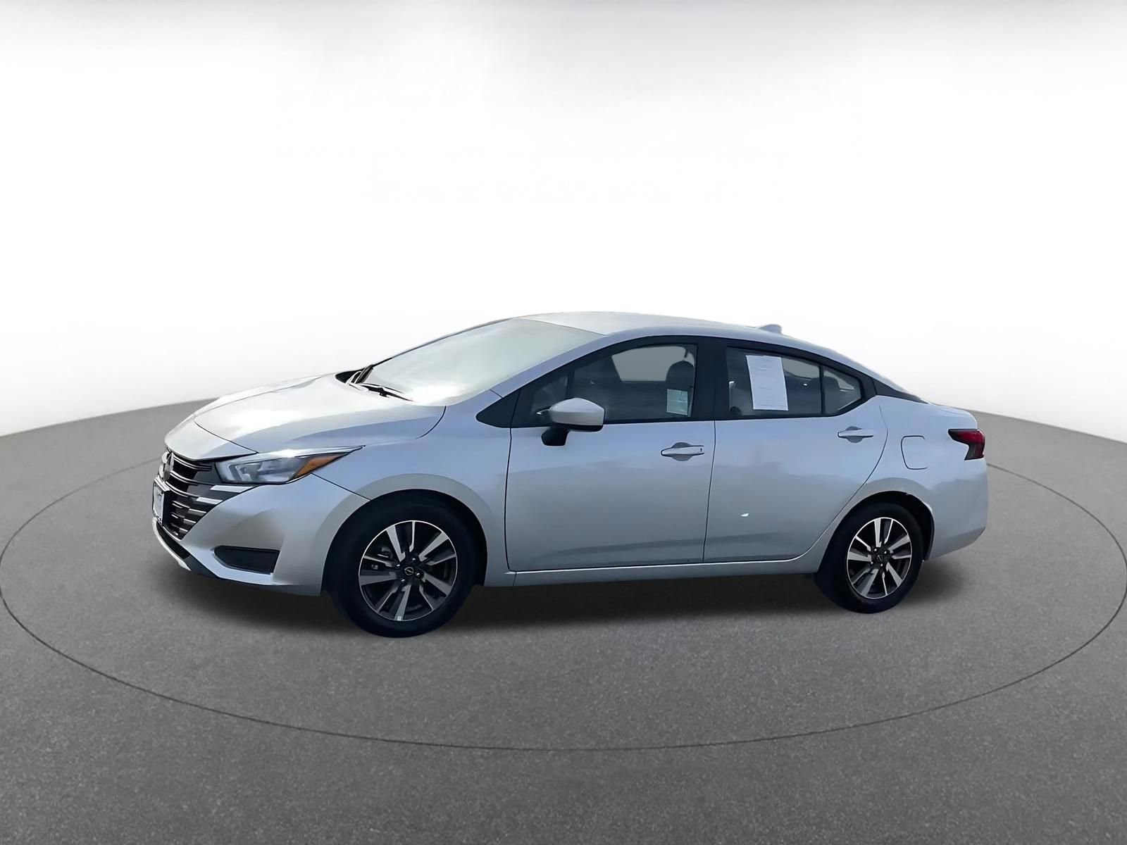 Used 2025 Nissan Versa SV FWD image 8