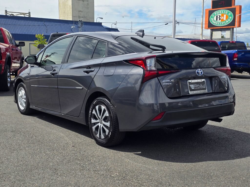 Used 2020 Toyota Prius LE AWD/4WD image 8