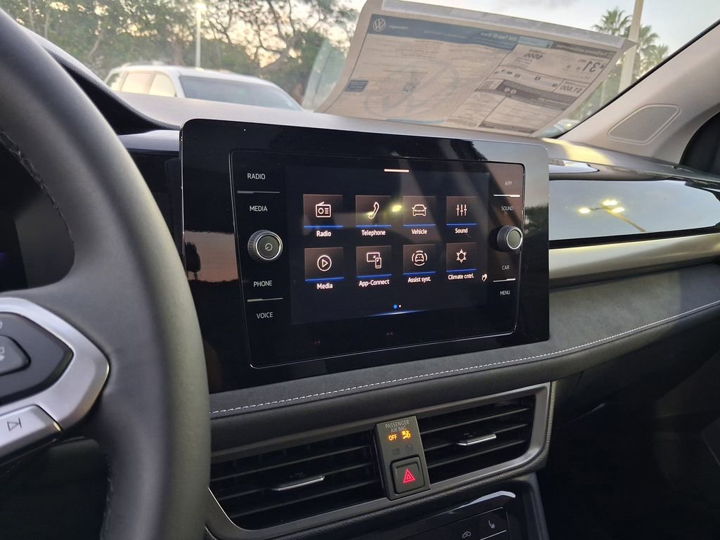 New 2026 Volkswagen Taos SE FWD image 9