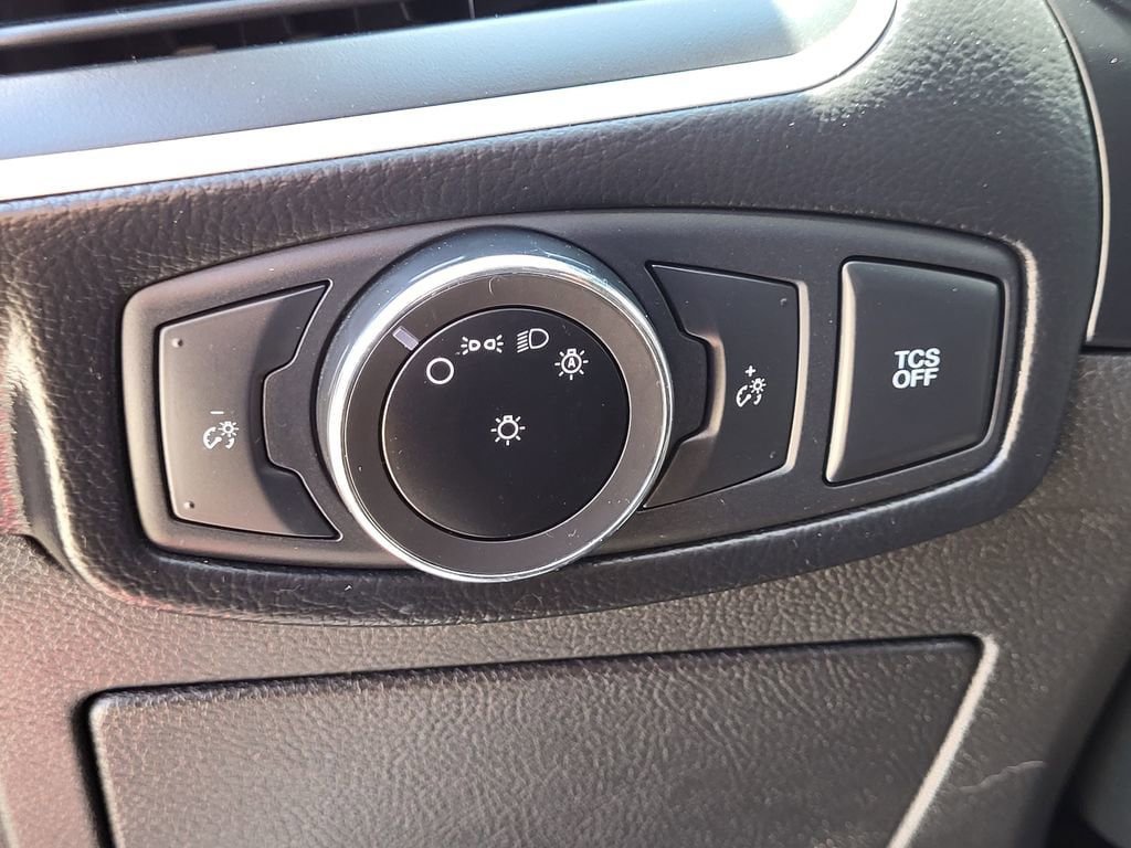 Used 2023 Ford Edge SEL AWD/4WD image 9