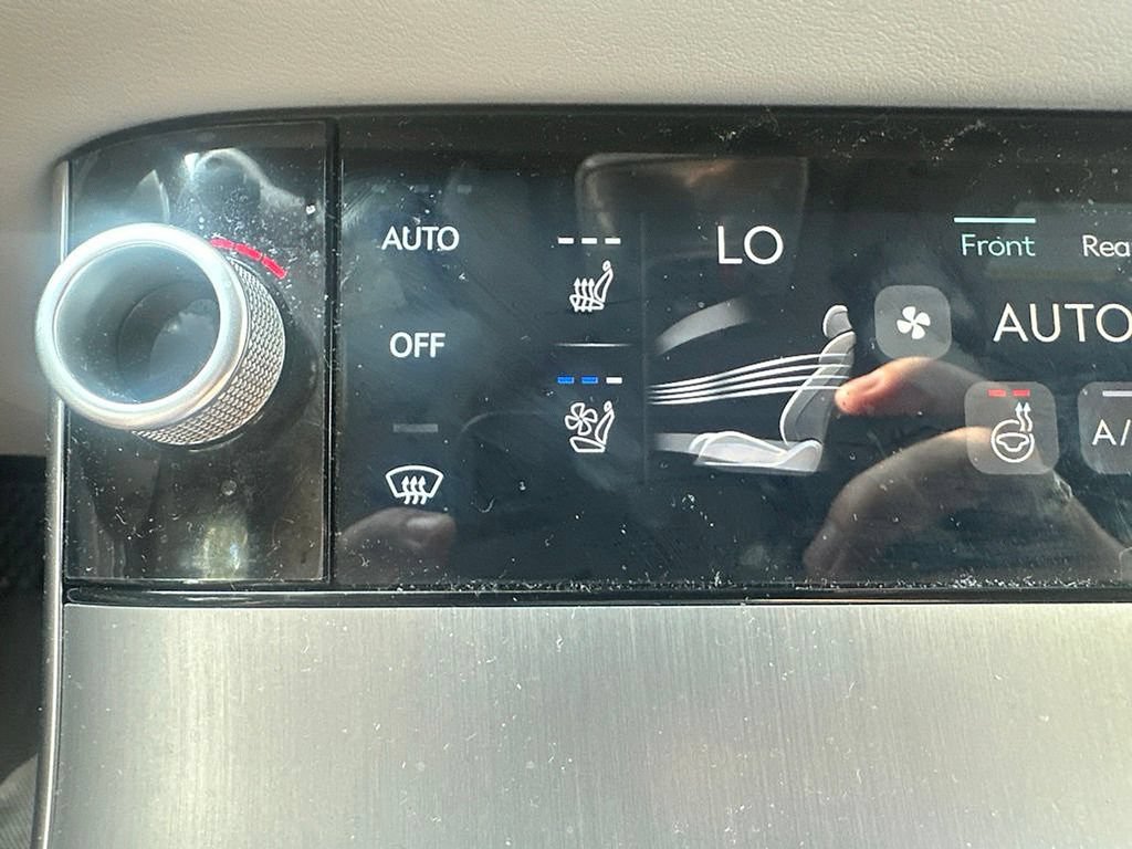 Certified 2026 Genesis GV70 2.5T Advanced AWD/4WD image 19